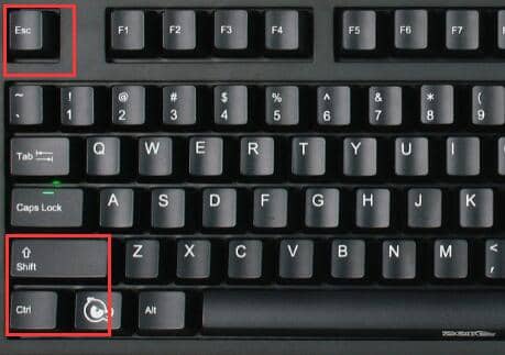 Win7進入桌面看不到圖標怎么辦
